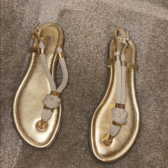 MK cute Sandals - Picture 2 of 7